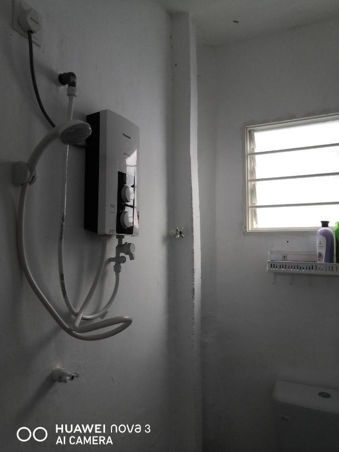 Abah 2 Room Homestay Pasir Gudang Luaran gambar