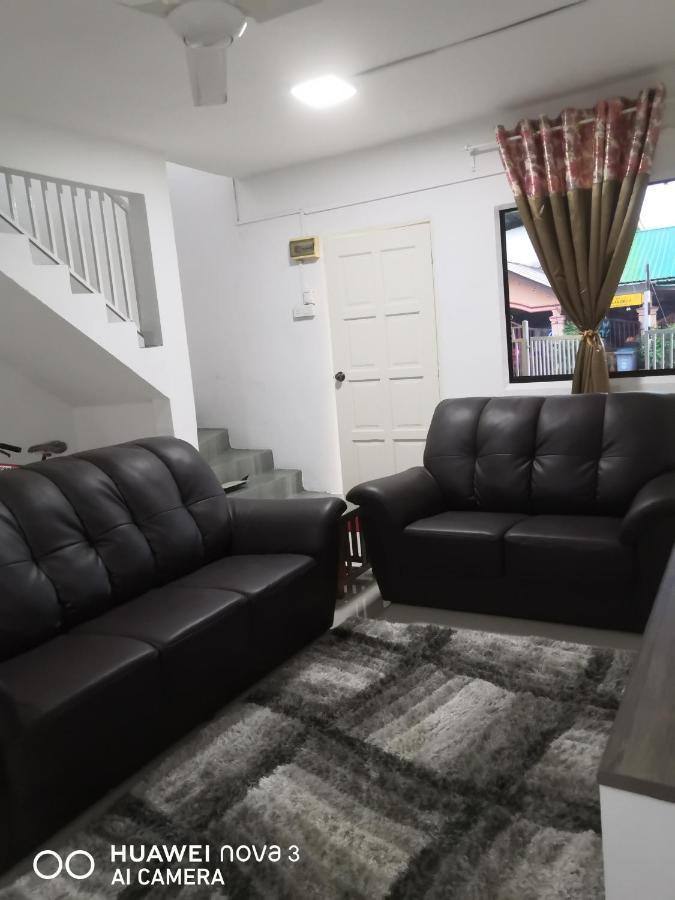 Abah 2 Room Homestay Pasir Gudang Luaran gambar
