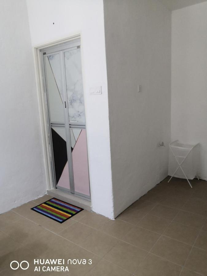 Abah 2 Room Homestay Pasir Gudang Luaran gambar